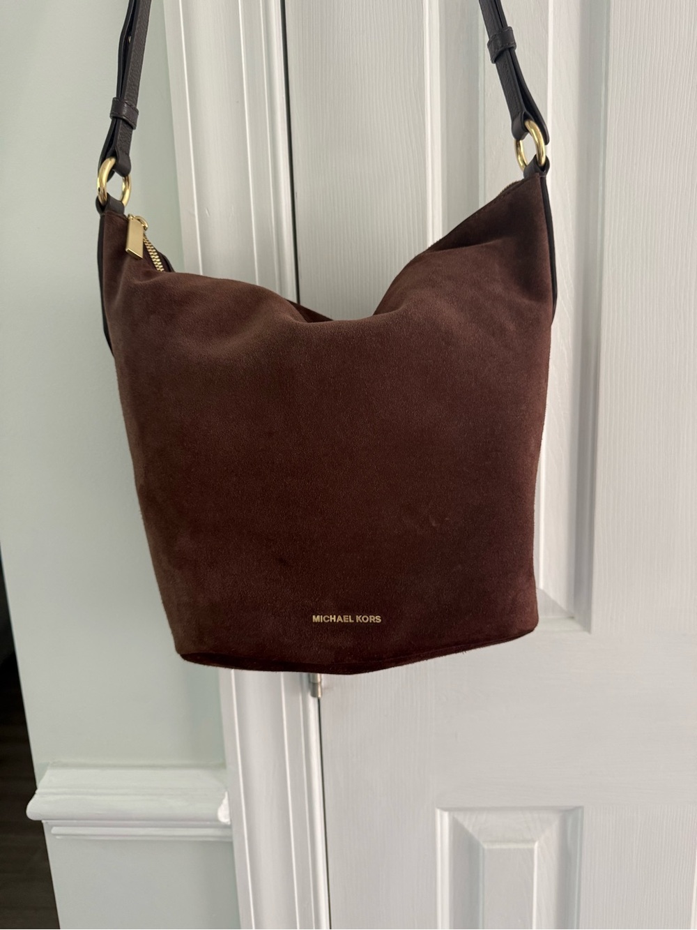 Michael Kors Coffee Leather Large Feed Bag